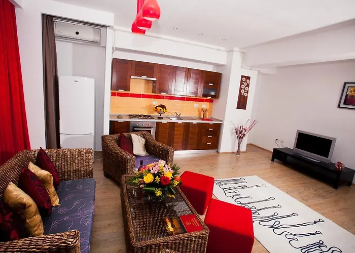 Phoenicia 4*